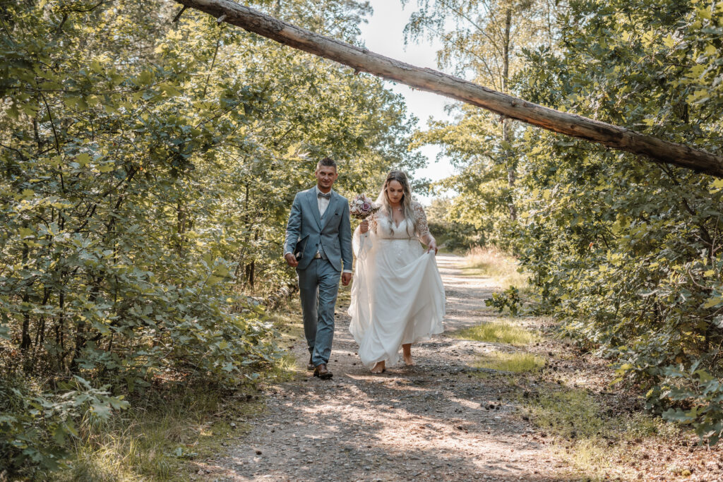 Foto-im-Wald-Gasthof-Lehner-Hochzeitsfotograf-Muenchen