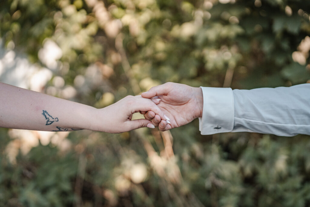 Handfoto-Hochzeitsfotograf-aus-Muenchen